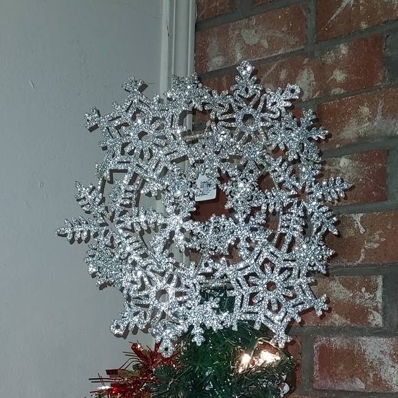 Crate&Barrel Other - 3 D Silver Snowflake Tree Topper 12"×12" . Pic Doesn't Do It Justice. Beautiful